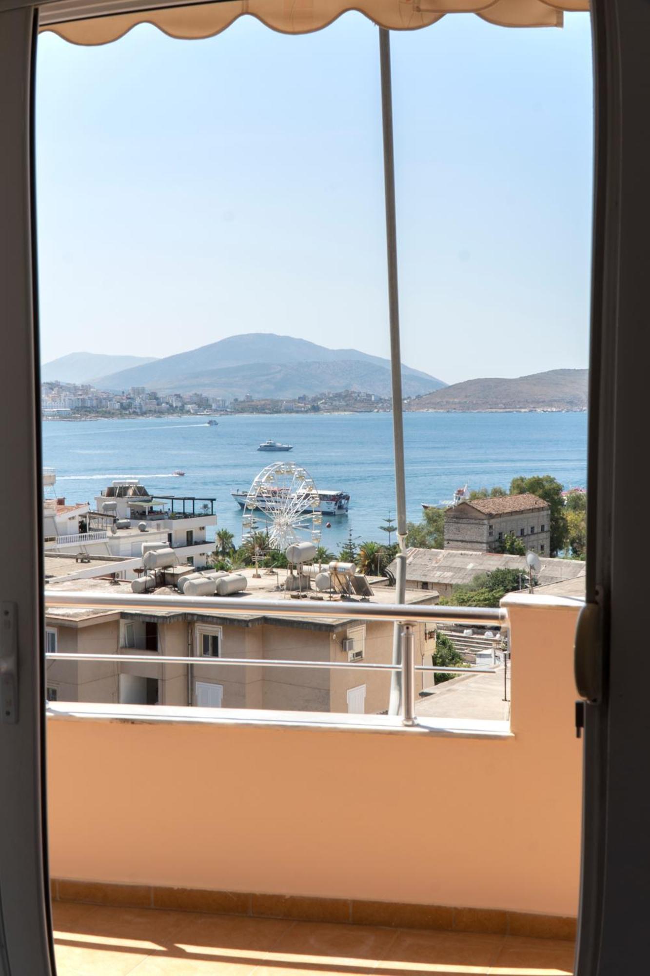 Apartmán Center Sea View Sarandë Exteriér fotografie